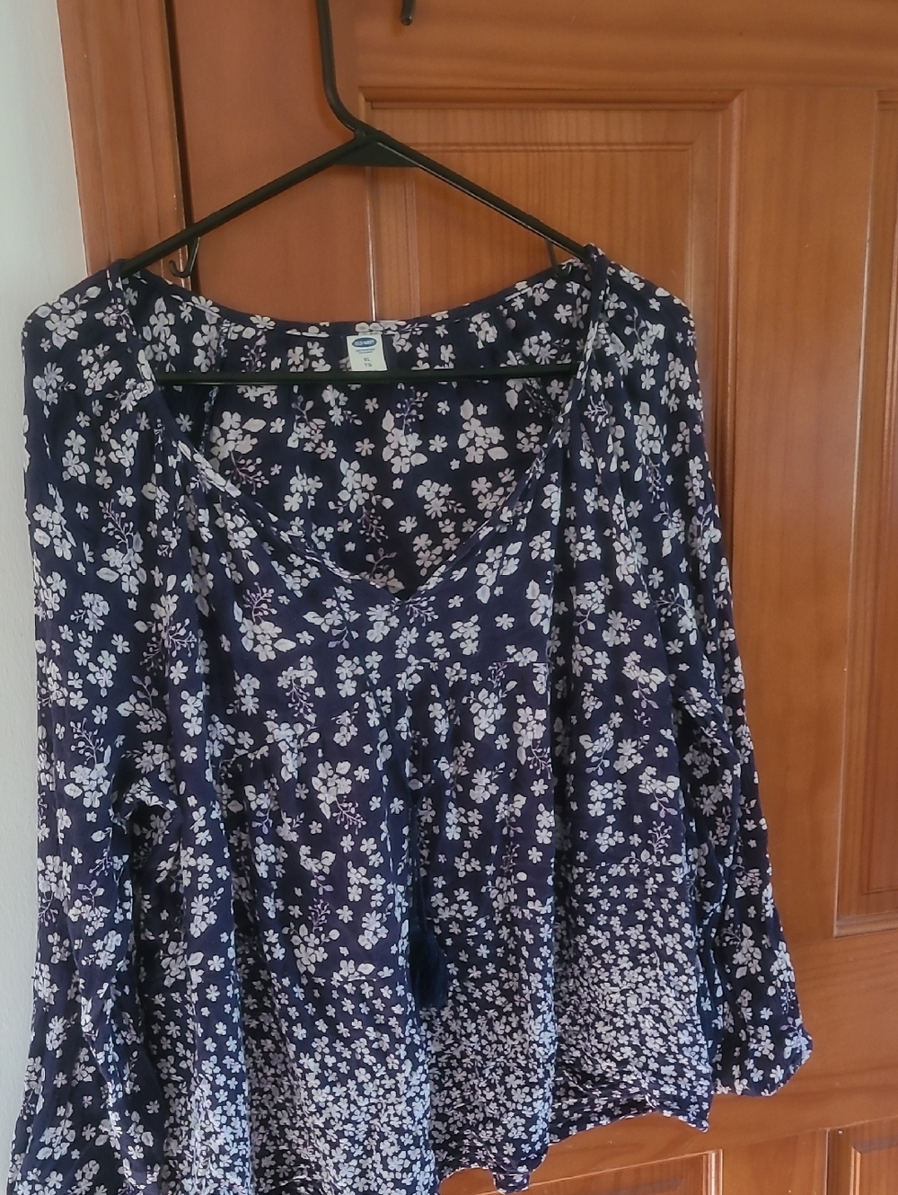 Old Navy Navy and White Floral Top Long Sleeve Rayon Xl